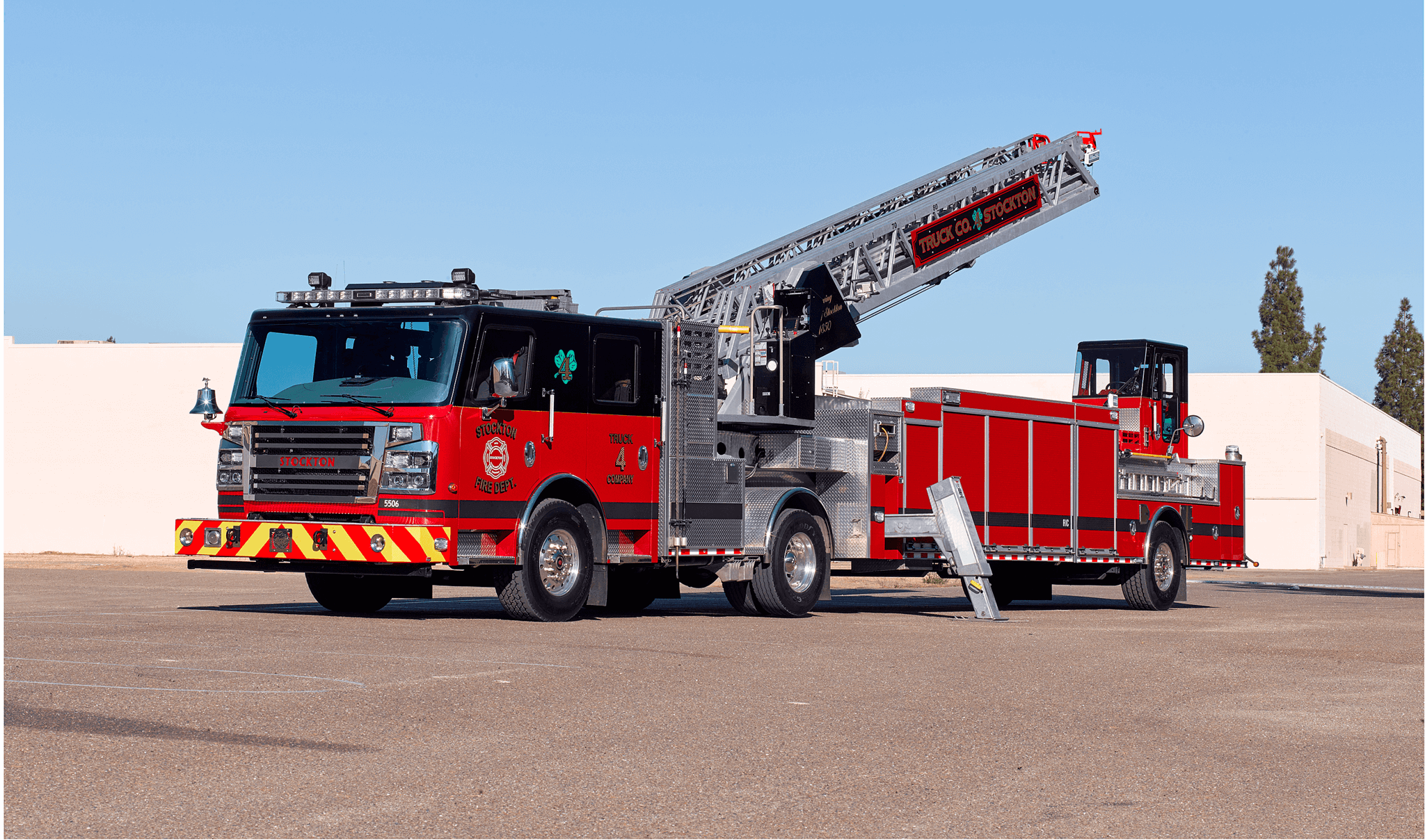 Camion de pompier télécommandé - Rosenbauer | Beebs